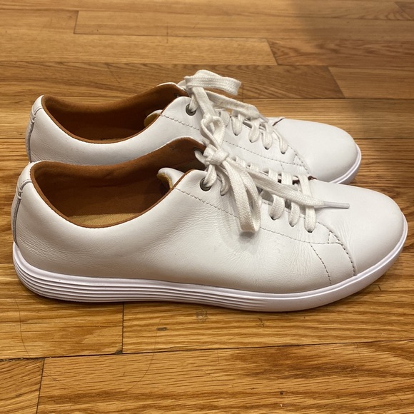 Cole Haan White Leather Sneakers Size 7.5 - Picture 4 of 8